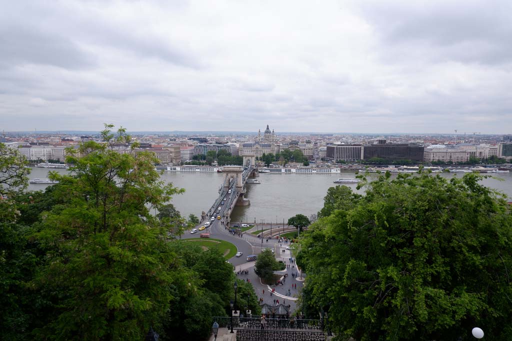 Vista panoramica sul Danubio e il Ponte delle Catene a Budapest