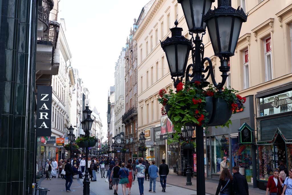 Váci Utca (vie dello shopping a Budapest)