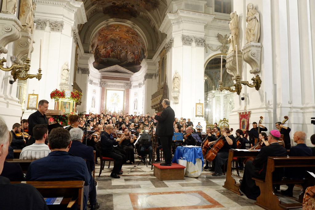 Momenti del Concerto nella Cattedrale di Palermo, diretto da Mons. Marco Frisina, nel Trentennale del martirio del Beato Giuseppe Puglisi