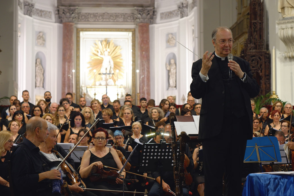 Momenti del Concerto nella Cattedrale di Palermo, diretto da Mons. Marco Frisina, nel Trentennale del martirio del Beato Giuseppe Puglisi