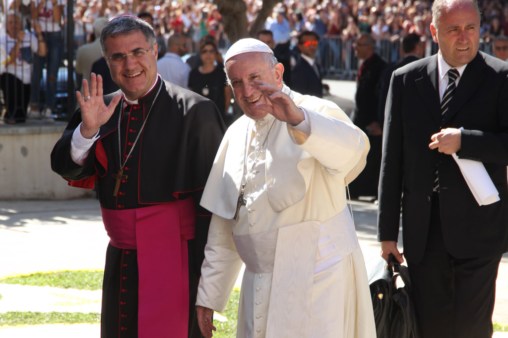 Arrivo di Papa Francesco a piazzetta Beato Padre Pino Puglisi per visitare la casa museo del Beato Giuseppe Puglisi