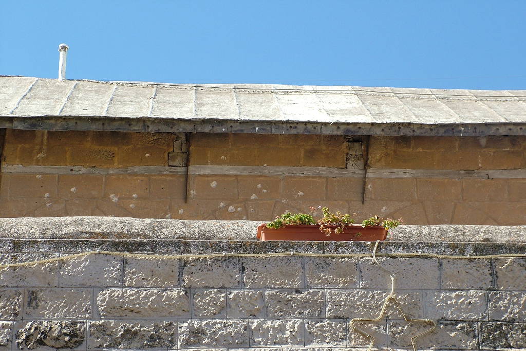 I colpi di arma da fuoco sulle mura della Basilica della Natività (Betlemme)