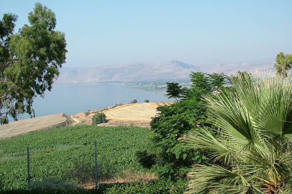 Vista sul lago di Tiberiade dal Monte delle Beatitudini