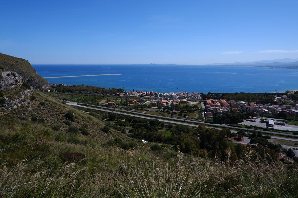 Panorama dalla strada statale che porta a Tindari