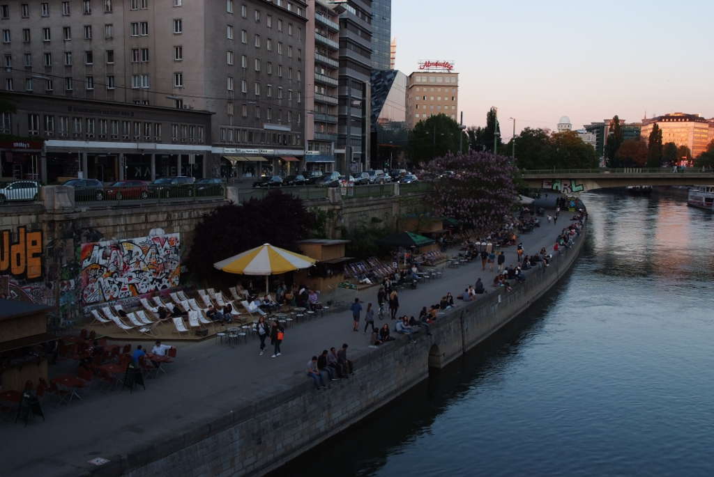 Vienna. Solarium sul Danubio